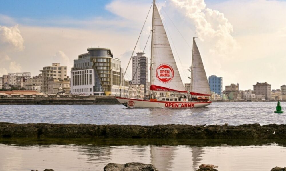 Un voilier humanitaire franchit l'Atlantique pour briser le blocus contre Cuba