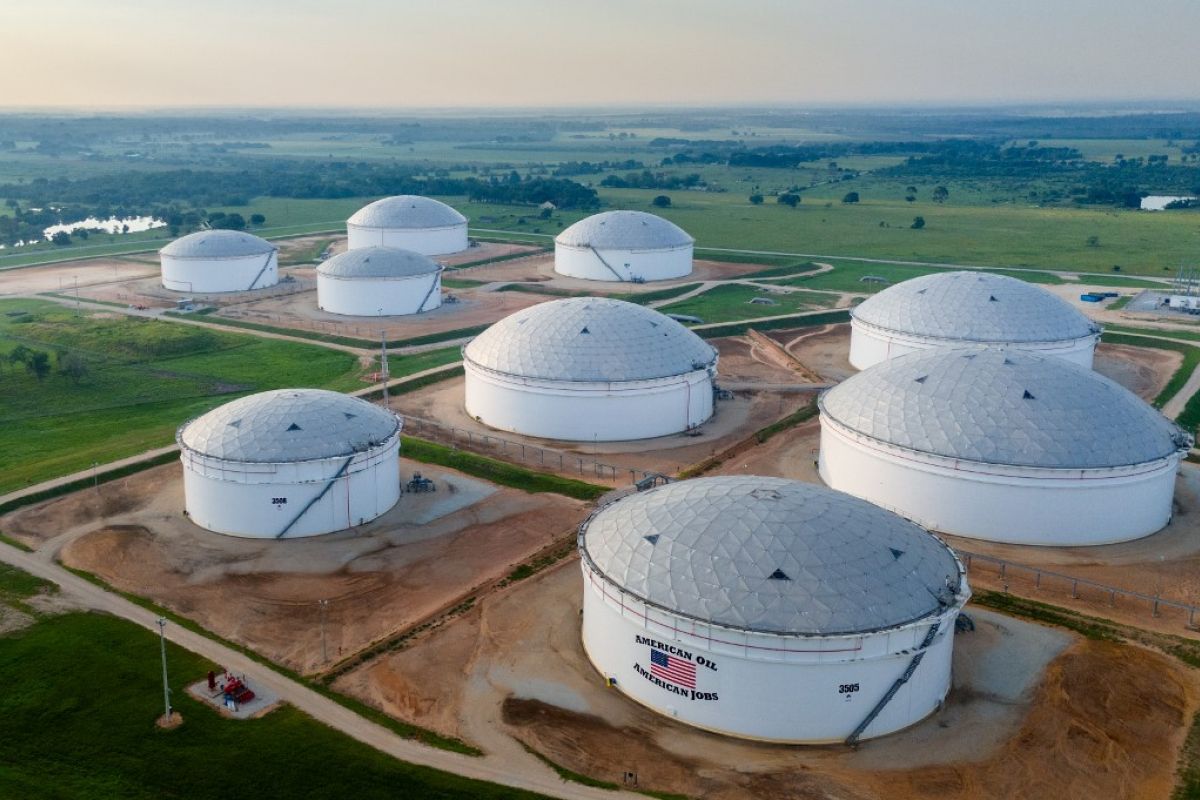 Pétrole américain les stocks grimpent contre toute attente