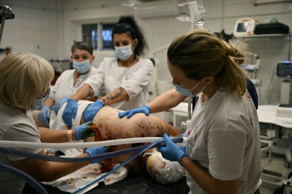 À Dnipro, l’hôpital où la guerre n’en finit pas de trancher des vies