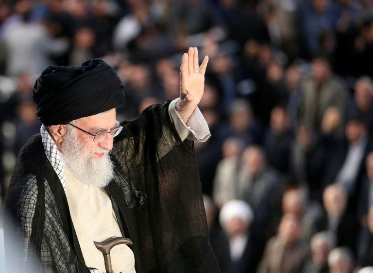 Des millions d’Iraniens font leurs adieux au guide suprême dans un cri de colère