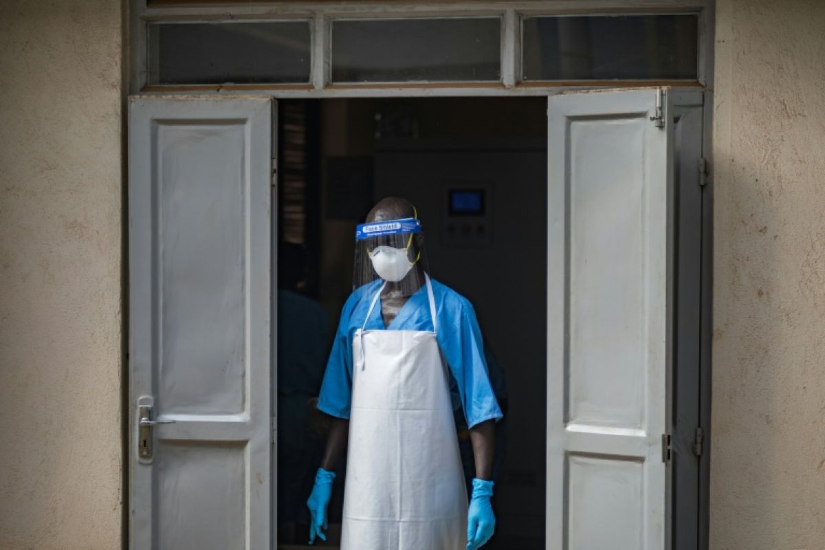 L Ouganda touche au but contre Ebola mais la menace ne s éloigne pas encore