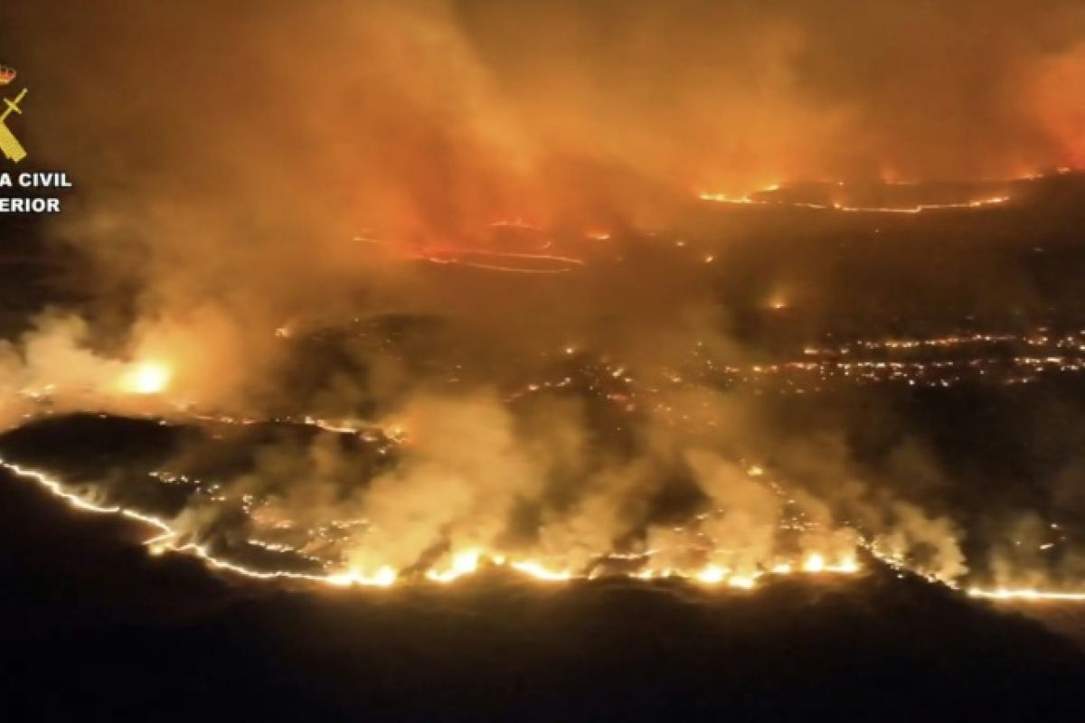 Un incendie géant ravage 13 000 hectares aux portes de Madrid