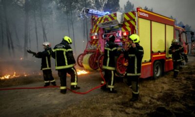 En Gironde un feu hors norme les pompiers retiennent leur souffle pour la cinquième nuit