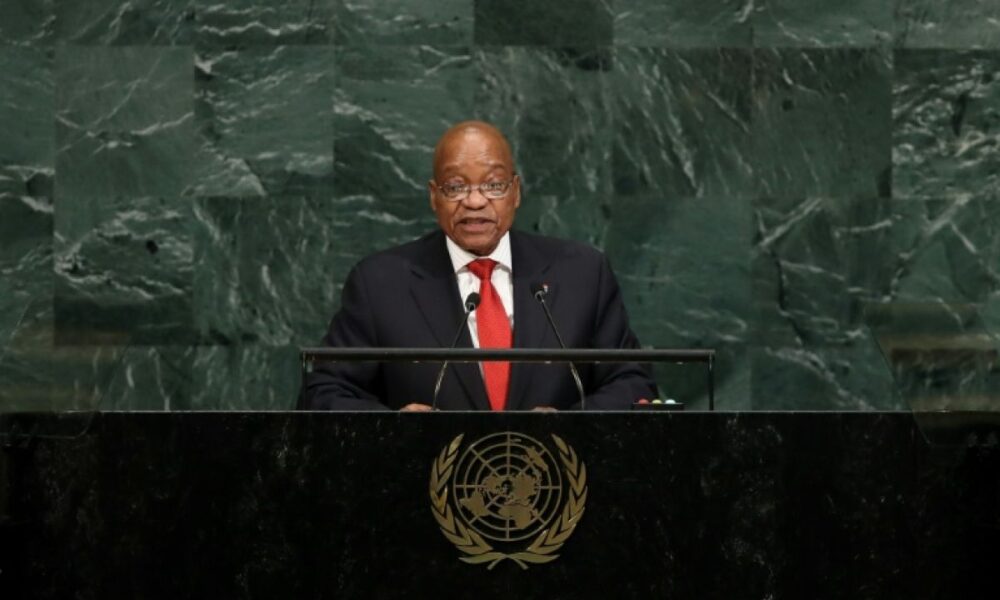 Jacob Zuma défie son pays en retrouvant un des frères Gupta
