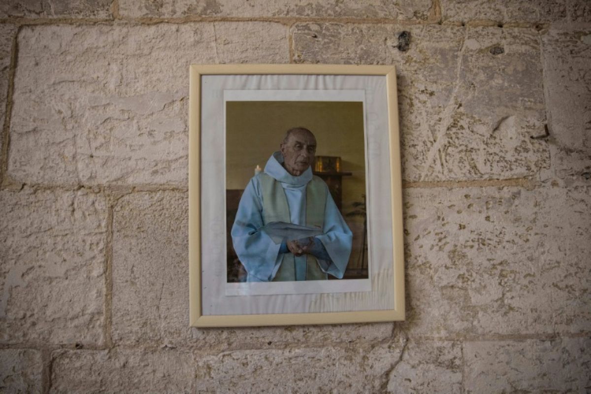Dix ans après l'attentat, l'hommage au père Hamel unit la France