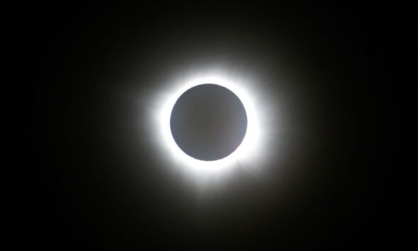 Le 12 août 2026, le jour va brusquement basculer dans la nuit pendant près de deux minutes