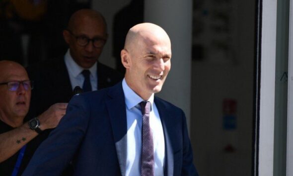 Zidane devient le nouveau patron des Bleus