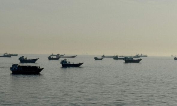 Guerre des missiles dans le Golfe l'Iran ferme Ormuz et menace les bases américaines