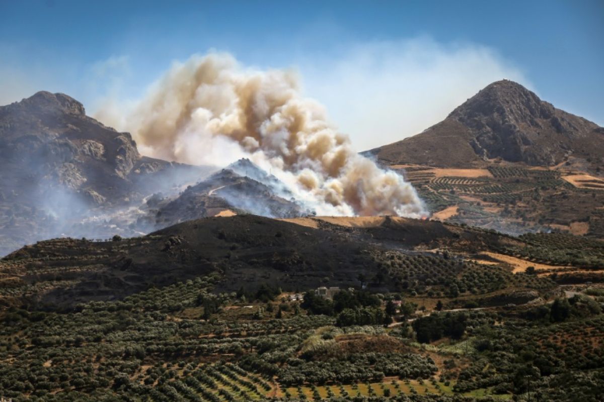 La Crète brûle toujours, la Grèce reste sur le qui-vive