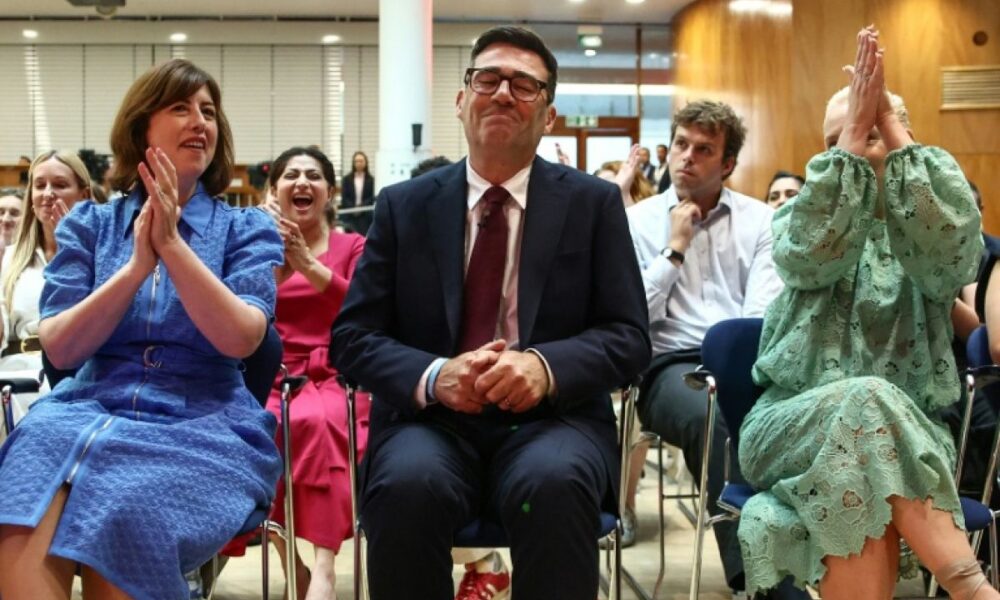 Andy Burnham entre au 10 Downing Street le dernier recours des travaillistes