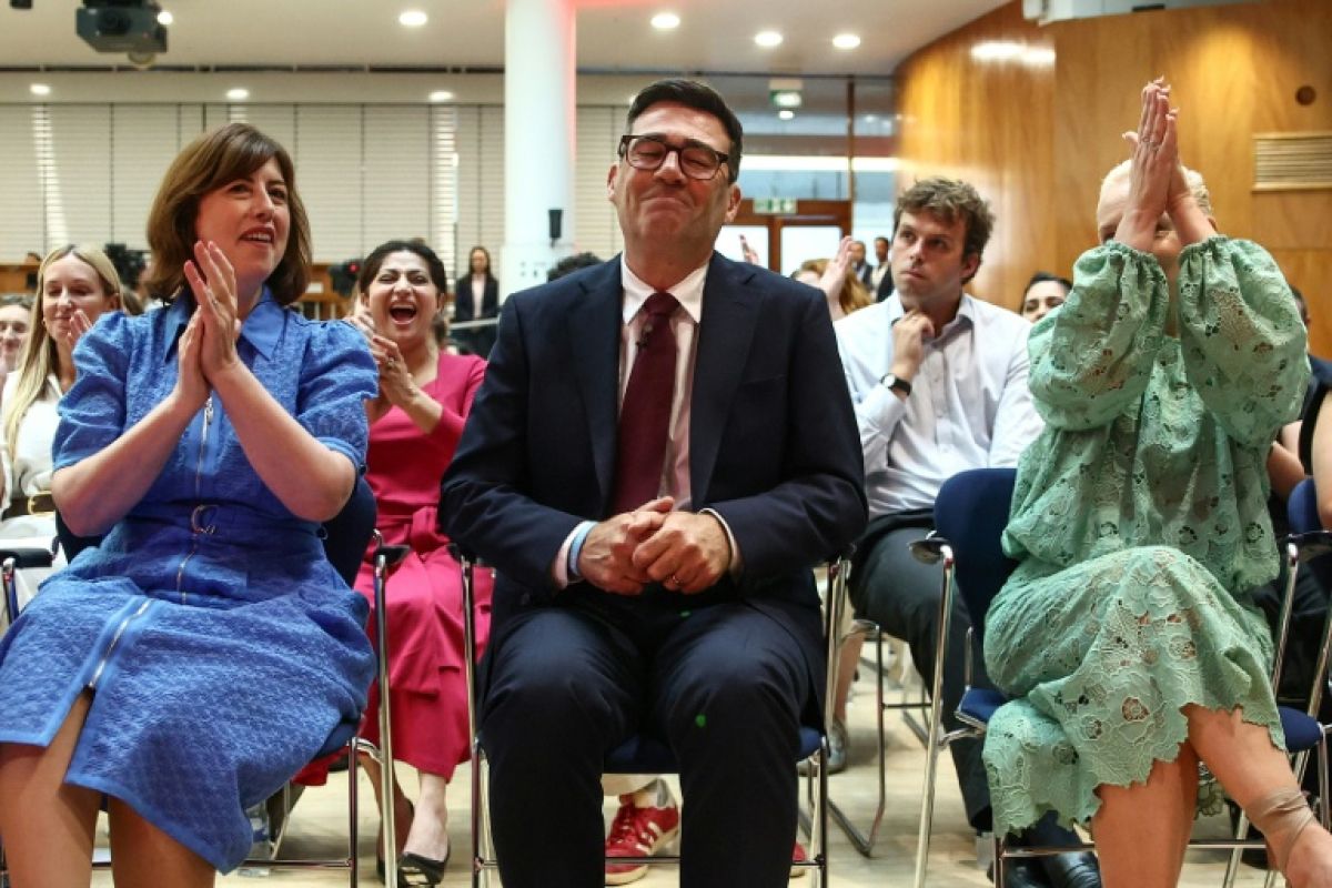 Andy Burnham entre au 10 Downing Street le dernier recours des travaillistes