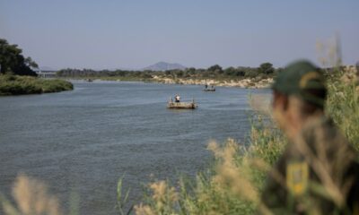 Ils traversent le Limpopo sur une corde, entre crocodiles et violence