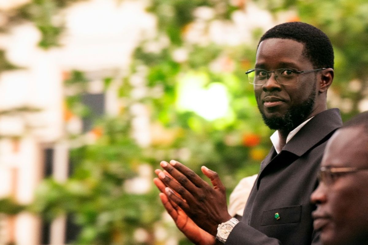 Diomaye Faye sort son bouclier et tourne la page Sonko