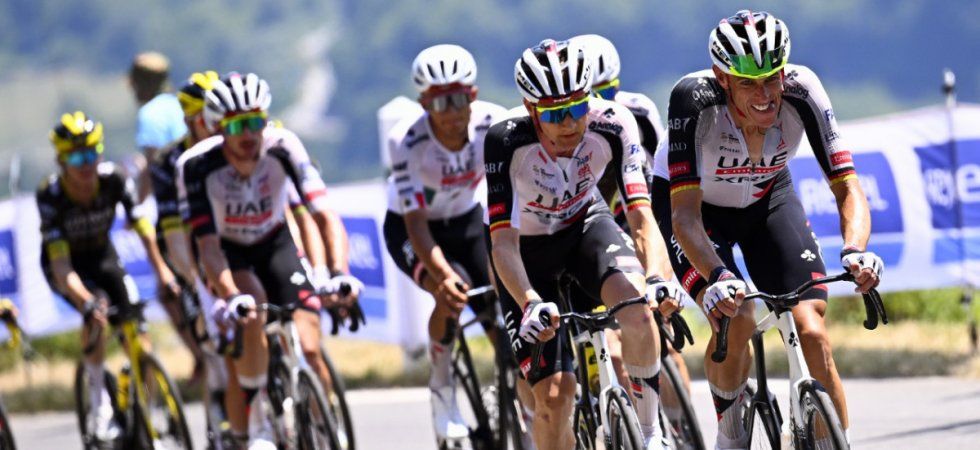 UAE met le feu au peloton et agace tout le monde