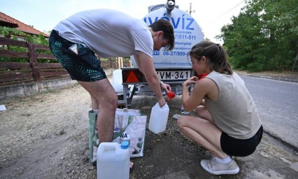 Le robinet reste sec quand le thermomètre explose : 42°C en Hongrie, des villages privés d'eau courante