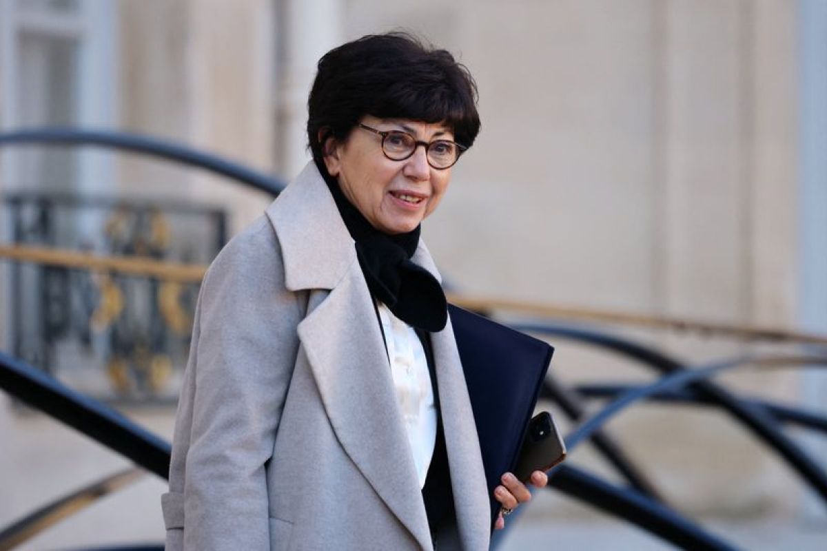Une ministre jette l’éponge après le retour de pesticides interdits