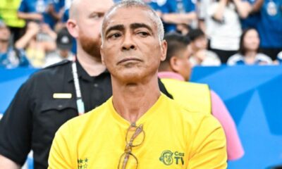 Romario vide son sac après l'élimination du Brésil