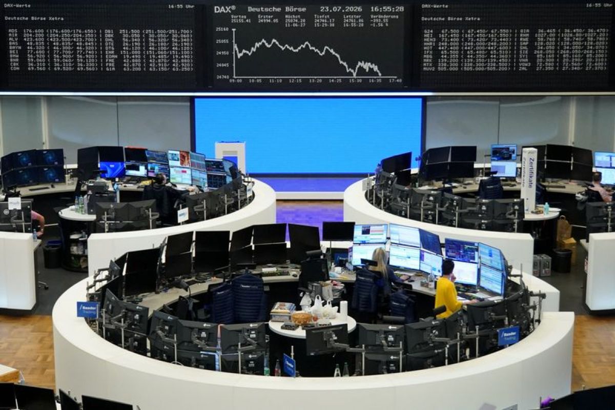 Les Bourses européennes avancent à pas comptés