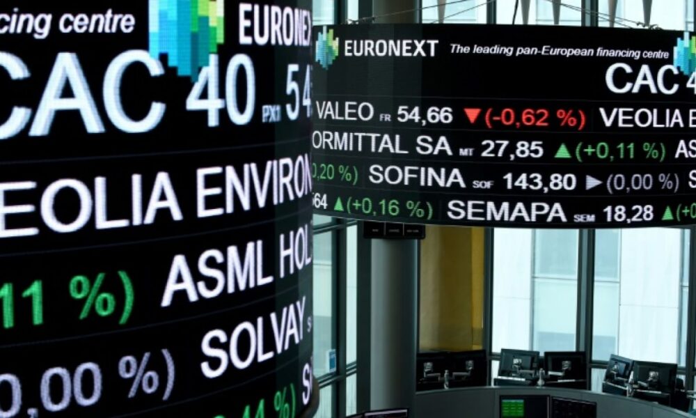 La Bourse de Paris coincée entre la flambée du pétrole et la déroute des semi-conducteurs