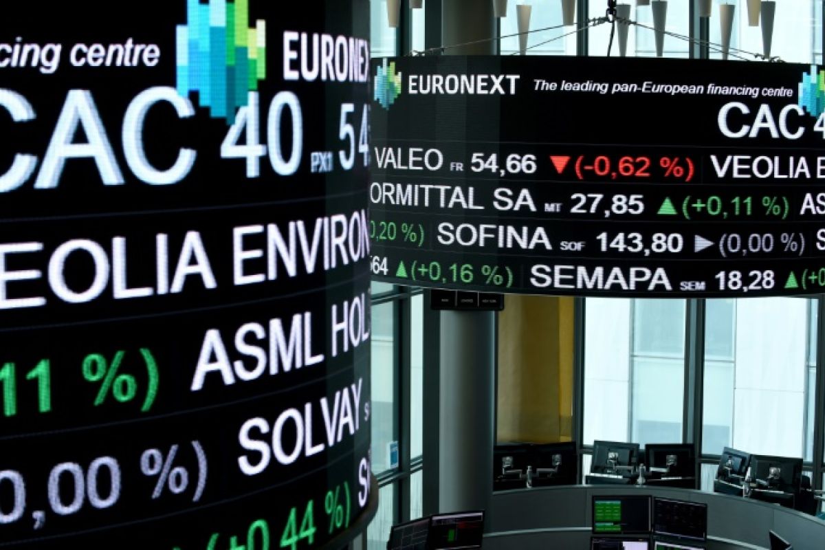 La Bourse de Paris coincée entre la flambée du pétrole et la déroute des semi-conducteurs