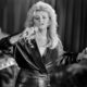 Bonnie Tyler, la légende à la voix éraillée des années 80, s'en est allée à 75 ans