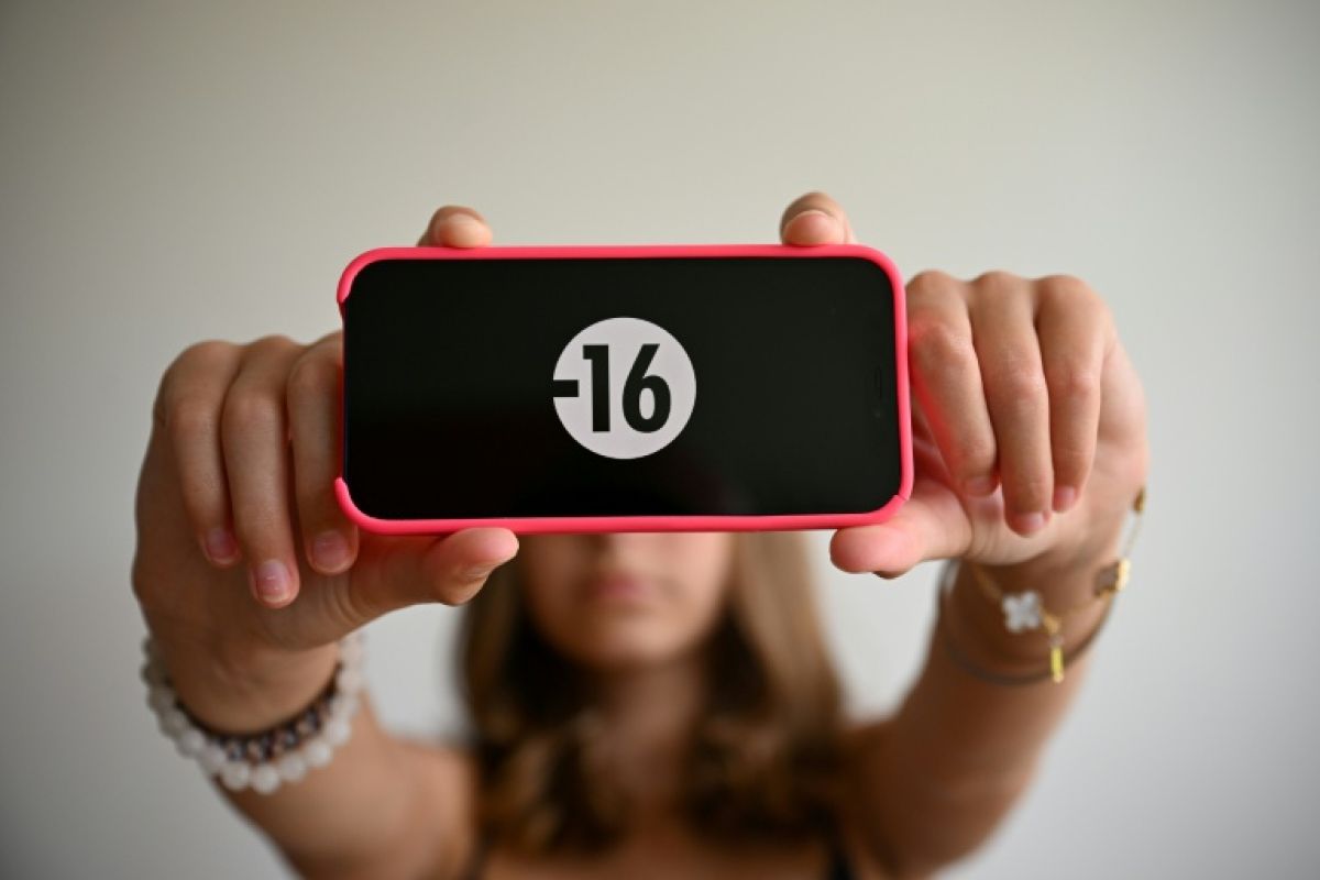 Réseaux sociaux interdits aux moins de 15 ans : la France fait le grand saut dès septembre