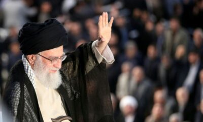 L Iran enterre son guide suprême dans des funérailles d une ampleur inédite