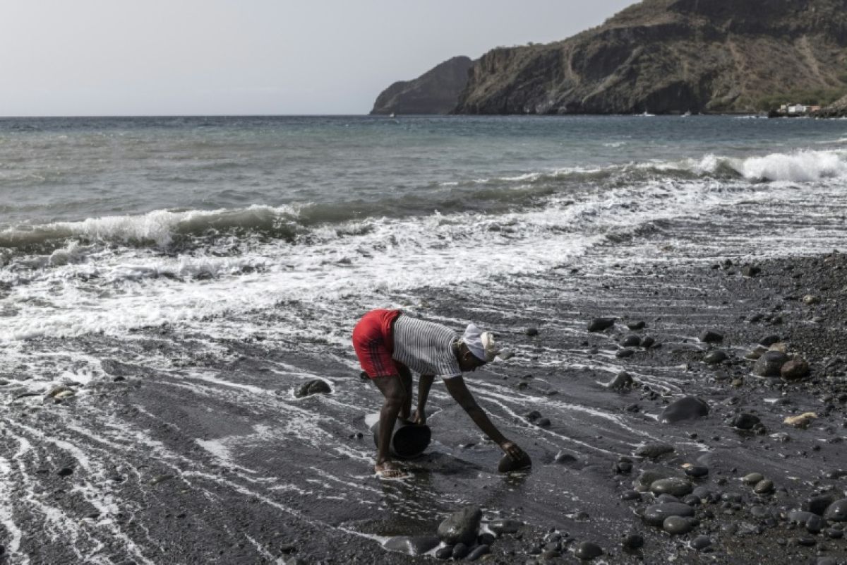 Les damnées du sable noir au Cap-Vert