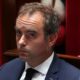 Sébastien Lecornu accueilli par des huées dans une commune dévastée par les incendies