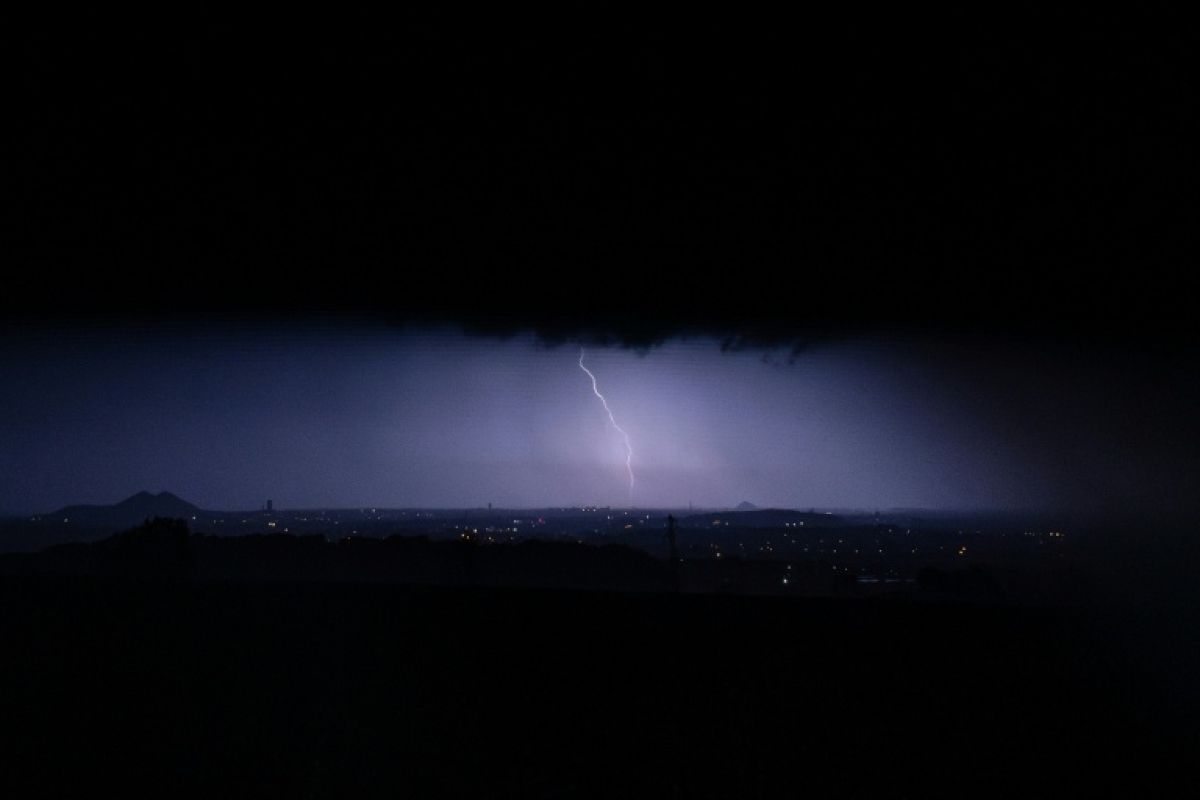 23 départements sous alerte orange jeudi face à des orages violents et de la grêle