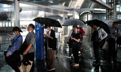 Pluies géantes près de Tokyo, quatre morts et des centaines de passagers bloqués