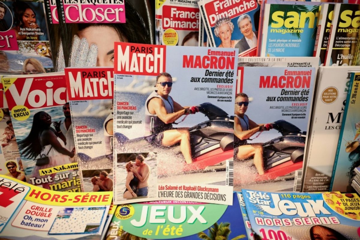 La photo de Macron en jet-ski qui relance la polémique sur ses vacances
