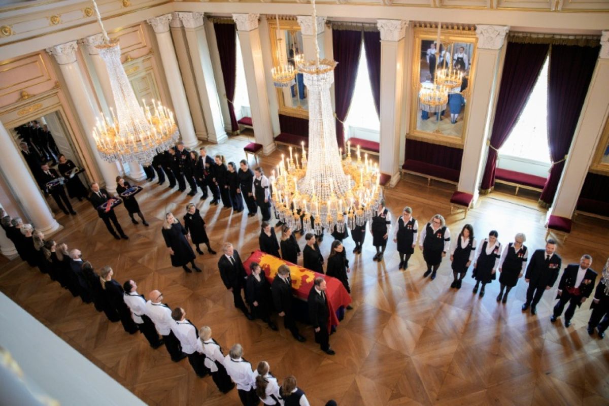 Le roi Harald V entame son ultime traversée du palais d’Oslo