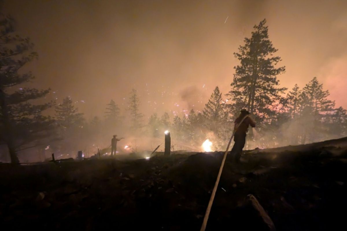 Un incendie géant pousse 20 000 personnes à l'exode en Colombie-Britannique