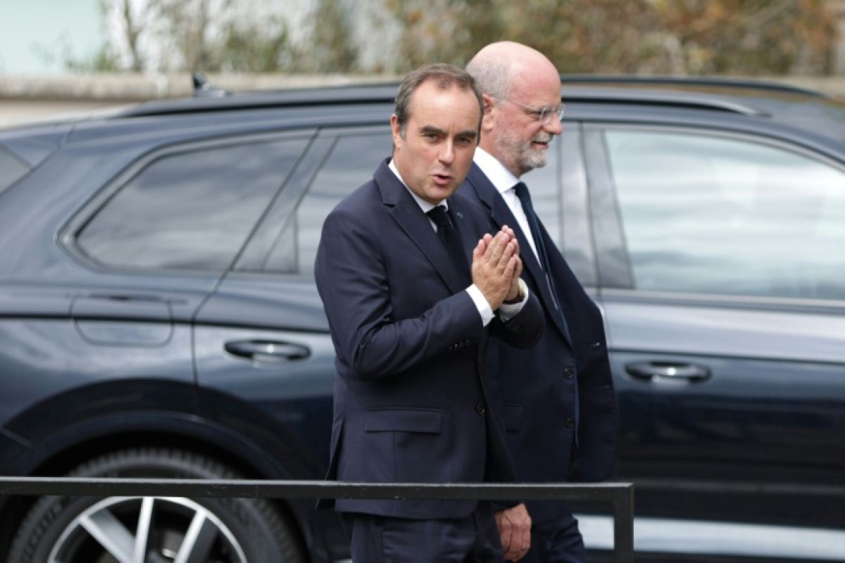 Lecornu écarte la présidentielle et sort un budget de transition pour 2027