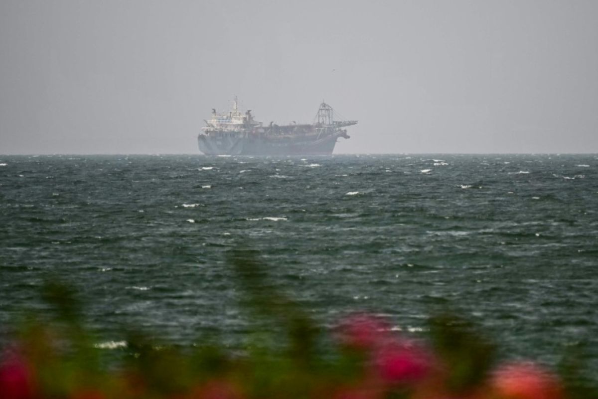 Nouveau cargo touché dans le détroit d'Ormuz, Trump croit à un accord que Téhéran dément