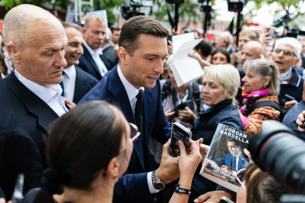 Bardella, la star de Châlons, laisse Marine Le Pen mener la campagne