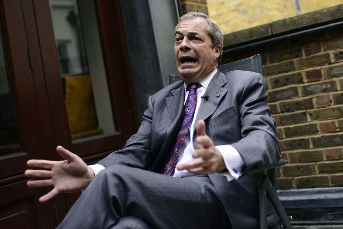 Nigel Farage garde son siège à Clacton dans une élection hors normes