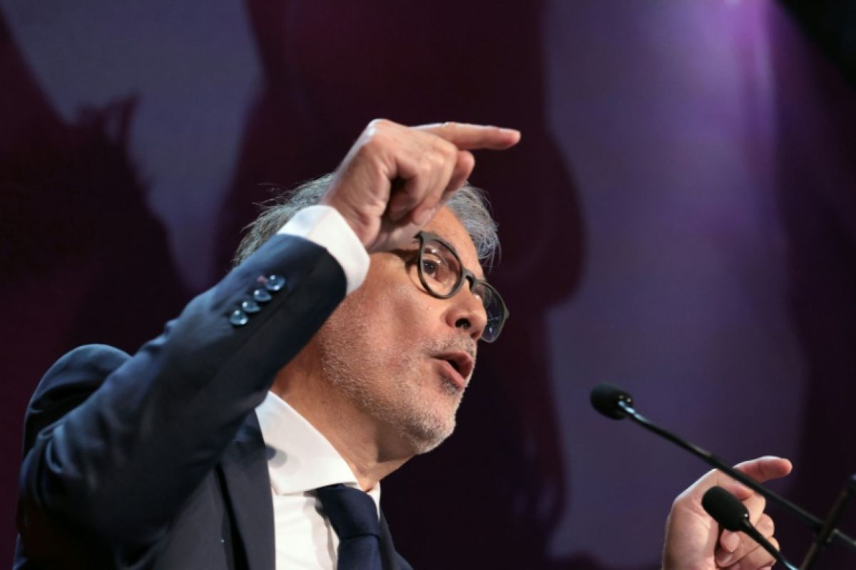 Le patron du PS se lance enfin dans la course à l'Élysée