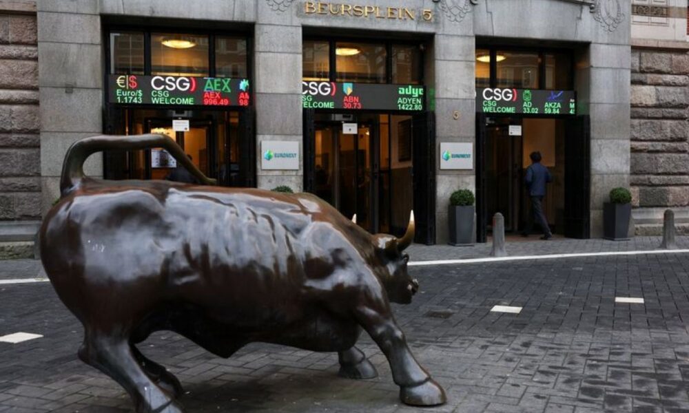 La tech embrase les Bourses européennes et fait dégringoler le pétrole