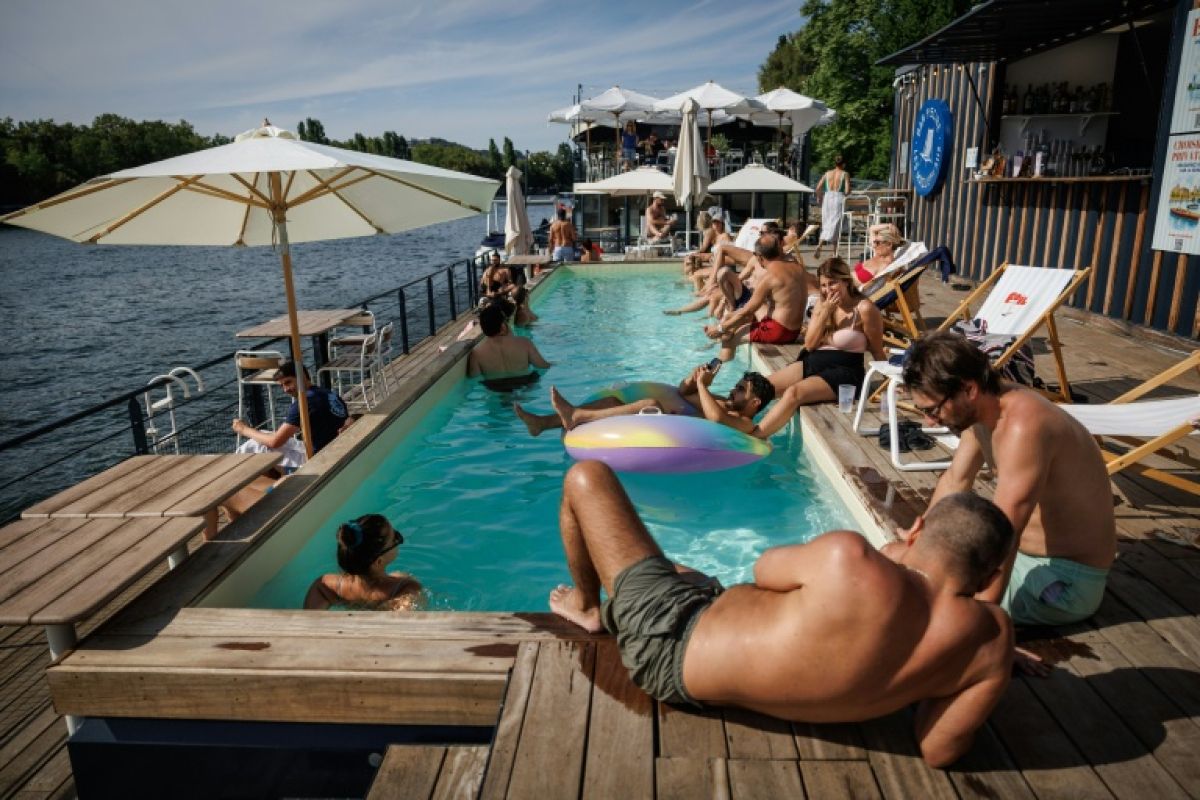 Paris se met à l’heure des beach clubs sur l’eau