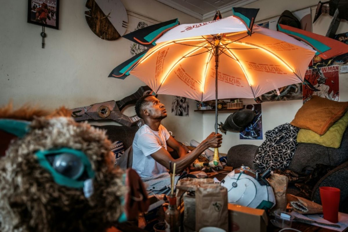 Au Kenya, la passion du cosplay passe par la récupération