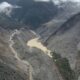 La coulée de boue a fait 472 morts et les secours sont gelés face à la menace d'un lac géant