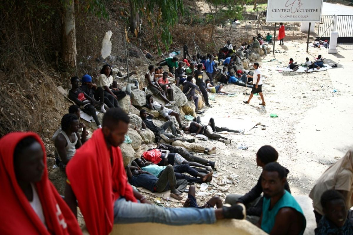 À Ceuta, des centaines d'enfants migrants dorment à la rue, livrés à tous les dangers