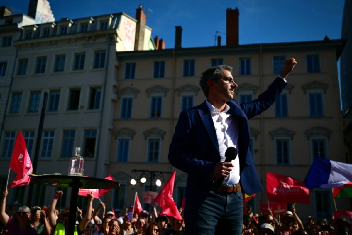 François Ruffin fait du stop pour renouer avec les Français