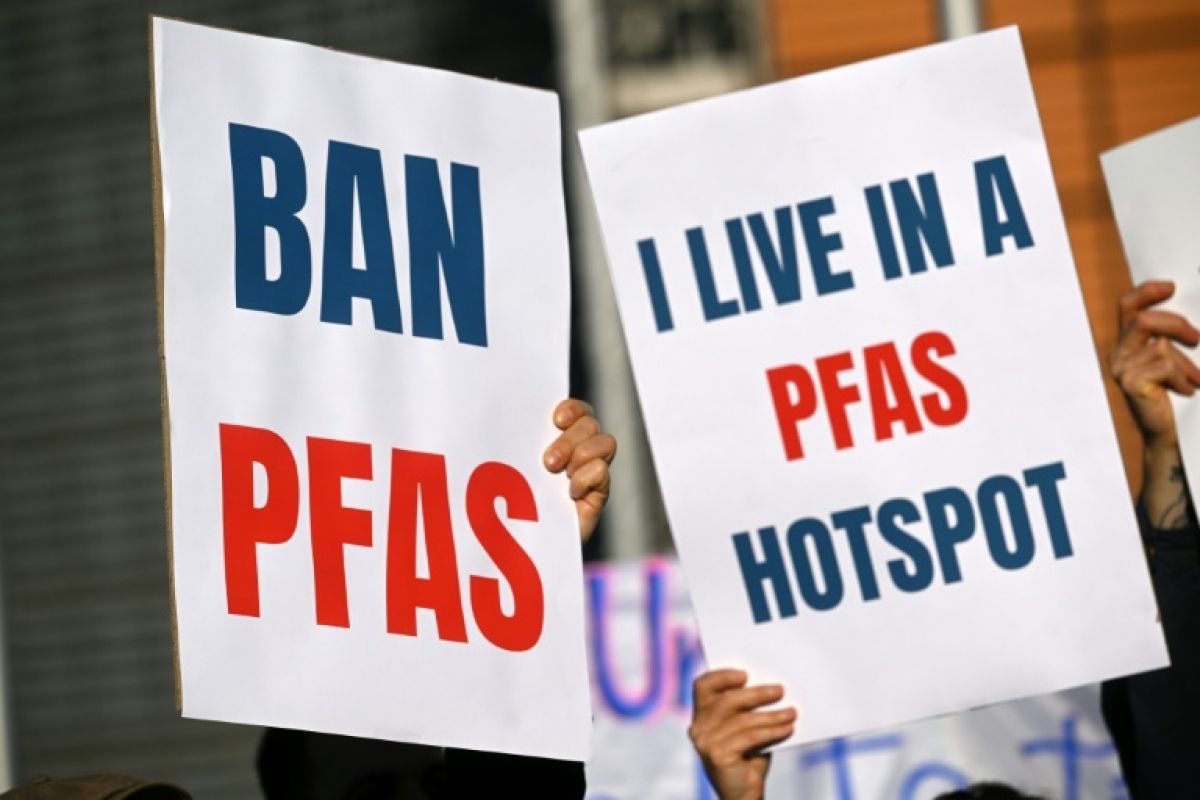 Nouveaux pesticides approuvés aux États-Unis, des polluants éternels déguisés