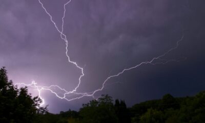 Six départements du sud-est placés sous alerte orageuse et la Corse redoute une nuit sous tension