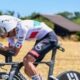 Julian Alaphilippe pose le vélo sur-le-champ