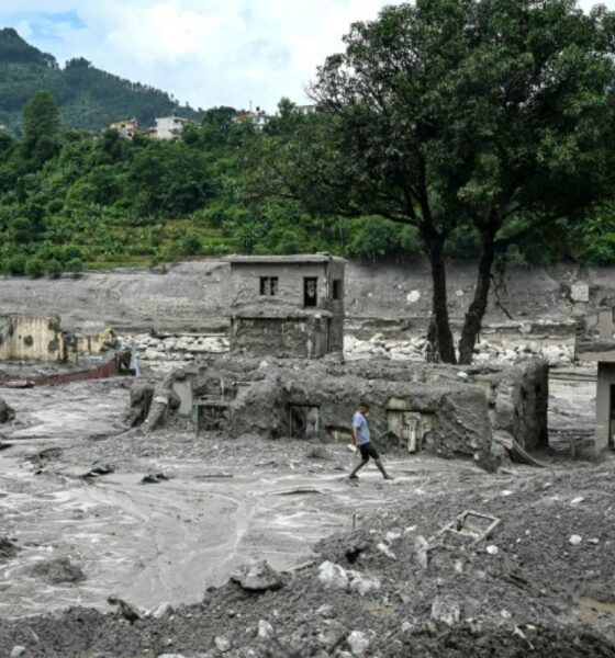 La crue himalayenne laisse près de 800 morts et des milliers de disparus