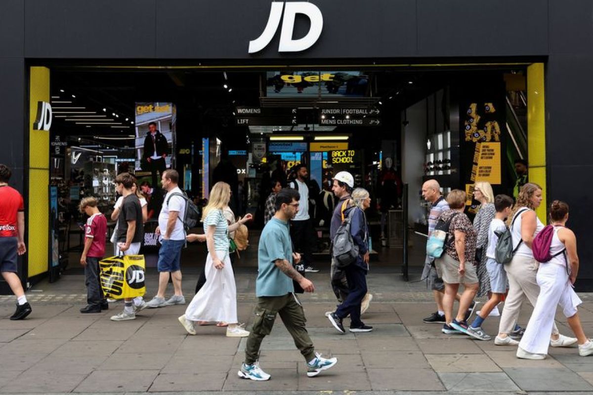 JD Sports dans le dur abaisse ses objectifs et lâche du terrain en Bourse